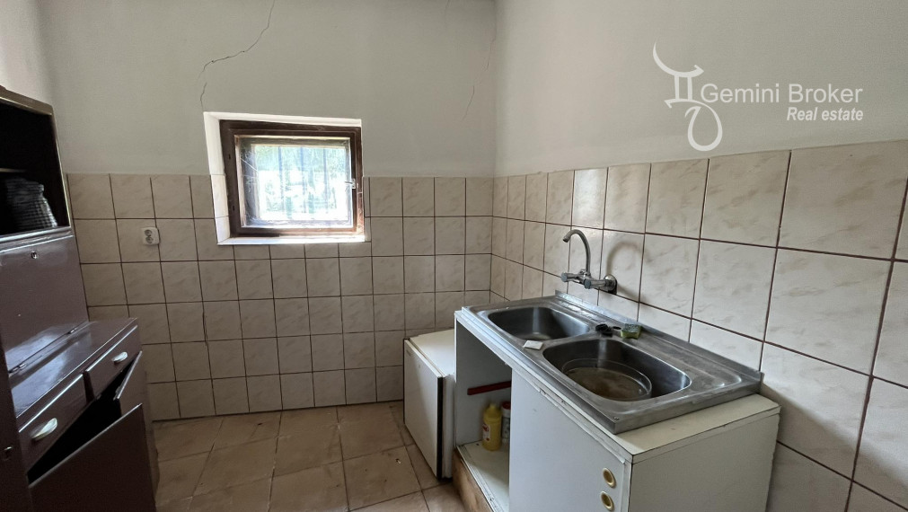 Felsőtelekes-  Dva domy na jednom pozemku čiastočne prerobené