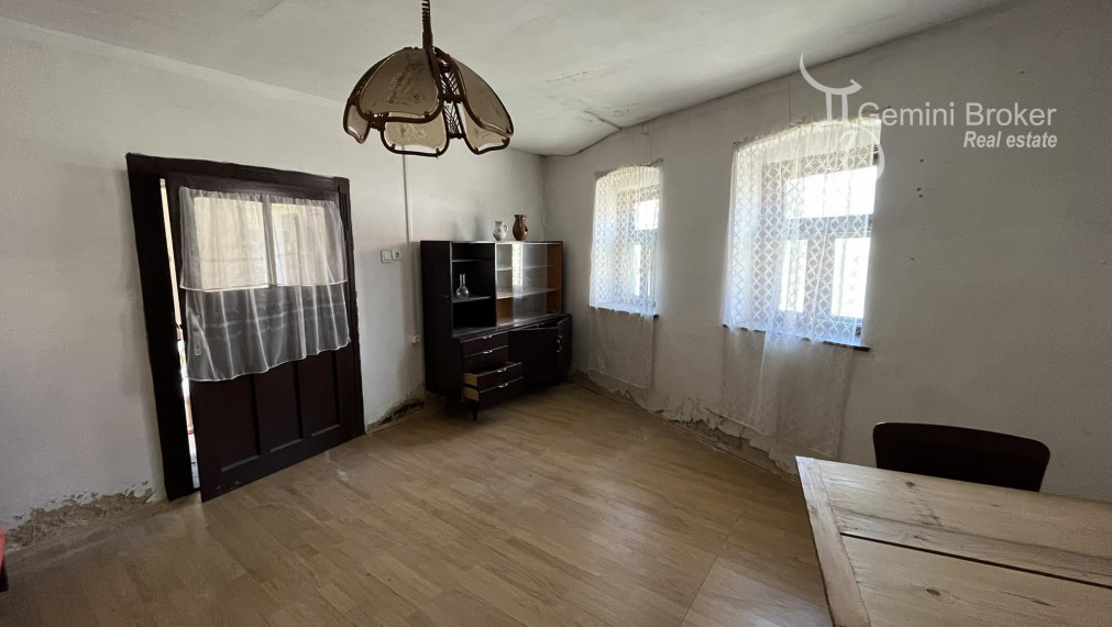 Felsőtelekes-  Dva domy na jednom pozemku čiastočne prerobené