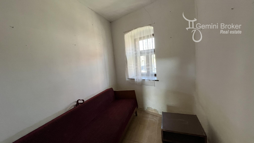 Felsőtelekes-  Dva domy na jednom pozemku čiastočne prerobené