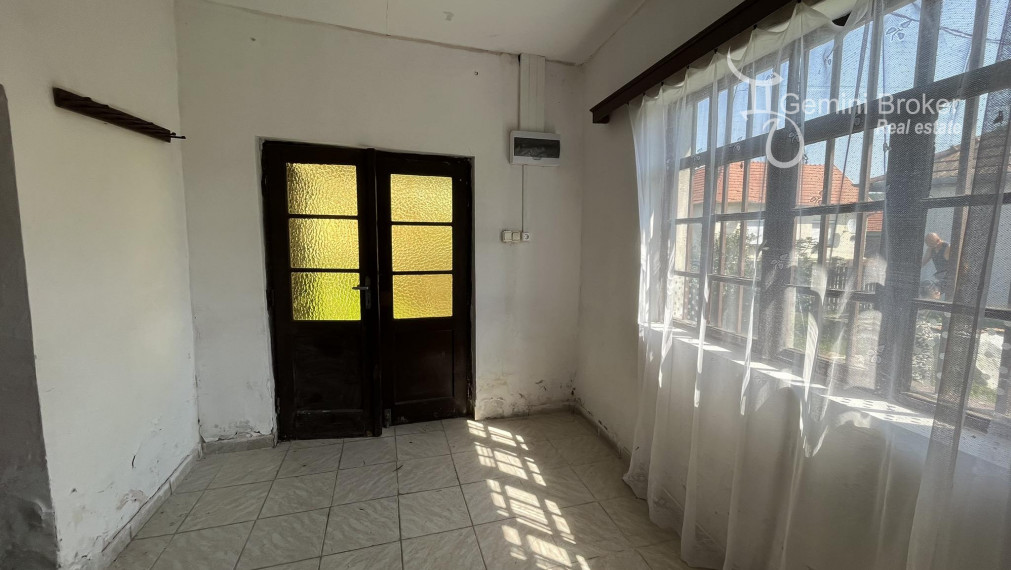 Felsőtelekes-  Dva domy na jednom pozemku čiastočne prerobené