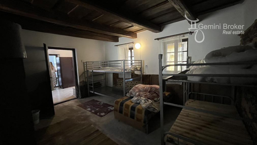 Felsőtelekes-  Dva domy na jednom pozemku čiastočne prerobené