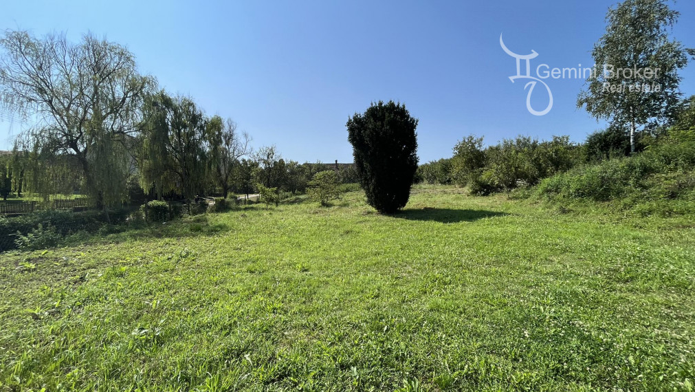 Felsőtelekes-  Dva domy na jednom pozemku čiastočne prerobené