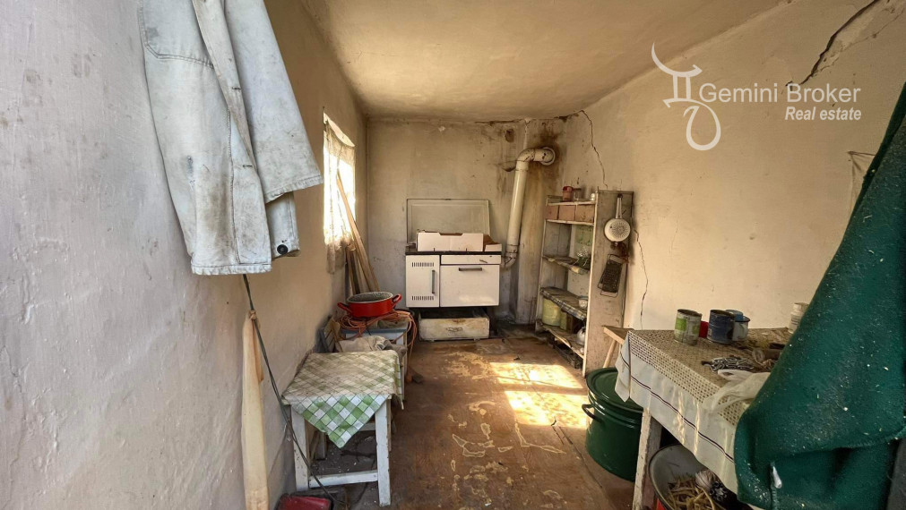 KOMJÁTI- 4 izbový rodinný dom v pôvodnom stave