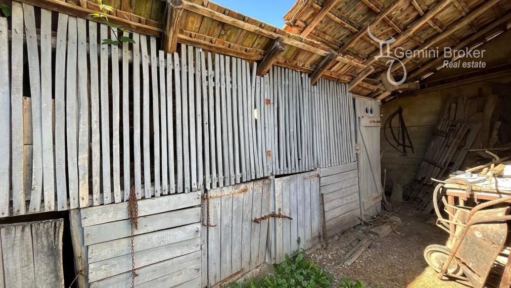 KOMJÁTI- 4 izbový rodinný dom v pôvodnom stave