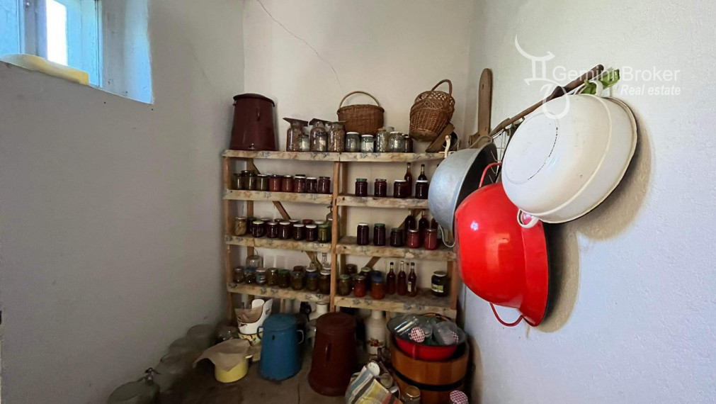 KOMJÁTI- 4 izbový rodinný dom v pôvodnom stave