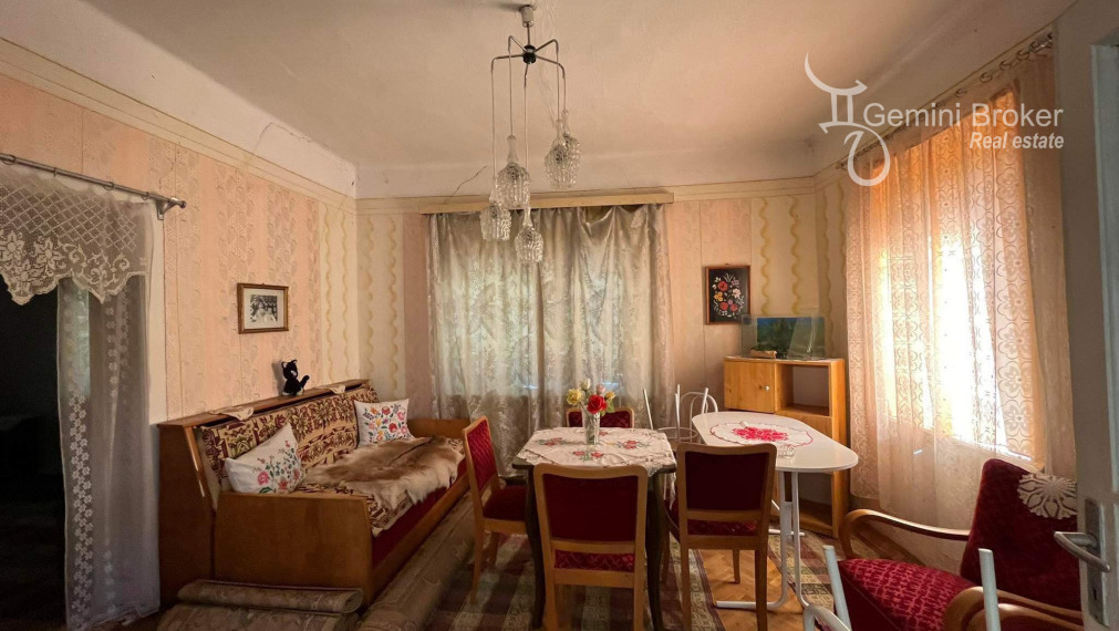 KOMJÁTI- 4 izbový rodinný dom v pôvodnom stave
