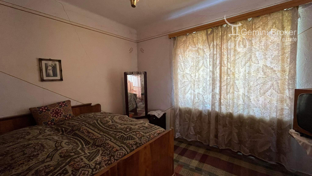 KOMJÁTI- 4 izbový rodinný dom v pôvodnom stave