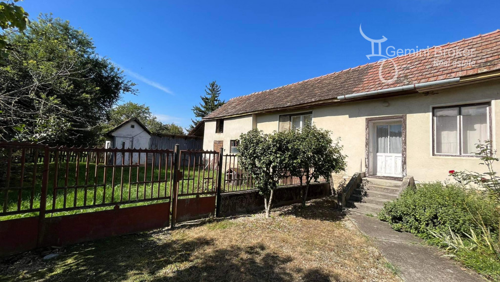 KOMJÁTI- 4 izbový rodinný dom v pôvodnom stave