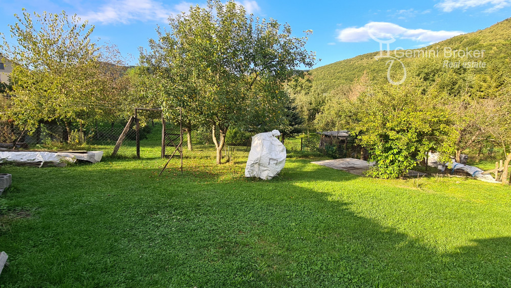 HOLLÓHÁZA - 4 izbový dom vhodný na bývanie, tiché prostredie, krásny výhľad