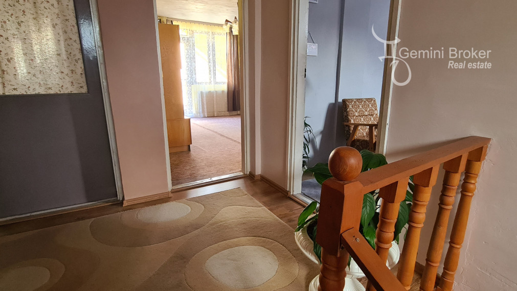 HOLLÓHÁZA - 4 izbový dom vhodný na bývanie, tiché prostredie, krásny výhľad