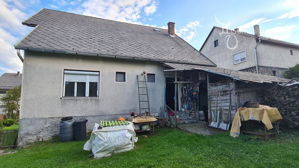 HOLLÓHÁZA - 4 izbový dom vhodný na bývanie, tiché prostredie, krásny výhľad