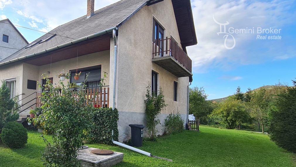 HOLLÓHÁZA - 4 izbový dom vhodný na bývanie, tiché prostredie, krásny výhľad