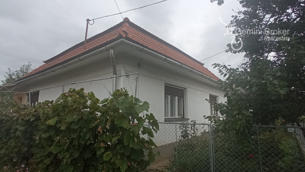 GEMINIBROKER v obci Gönc ponúka na predaj 2,5 izbový dom