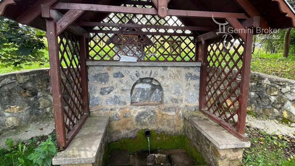 FELSŐTELEKES- 2 izbová chalupa pri prameni