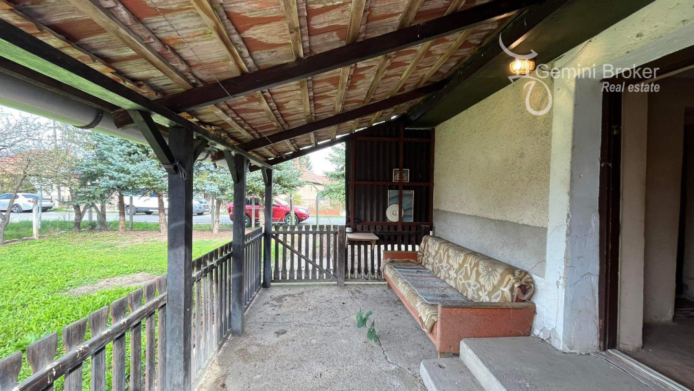 FELSŐTELEKES- 2 izbová chalupa pri prameni