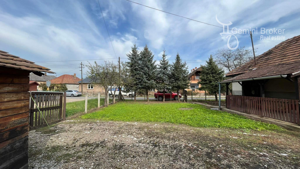 FELSŐTELEKES- 2 izbová chalupa pri prameni