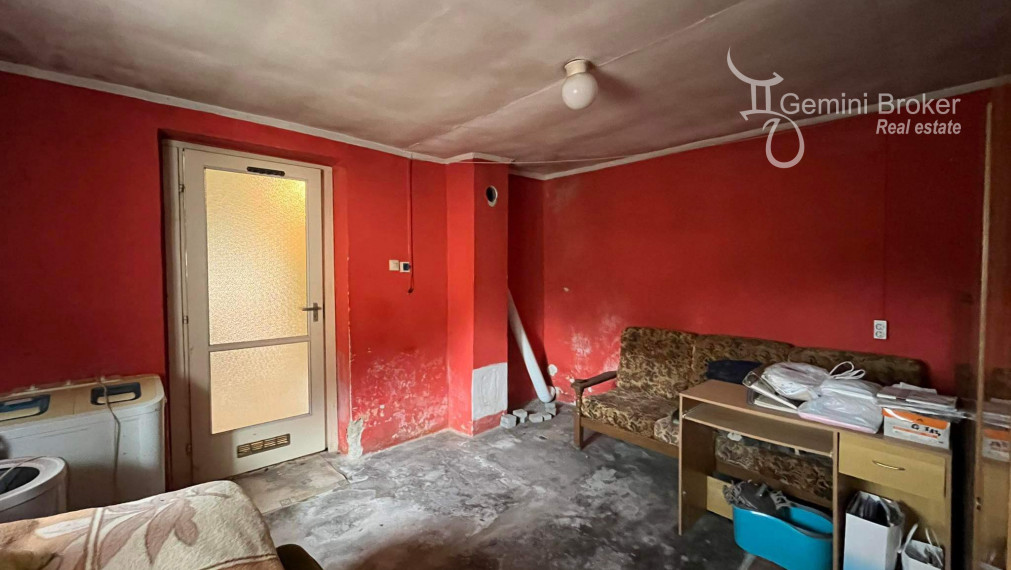 FELSŐTELEKES- 2 izbová chalupa pri prameni