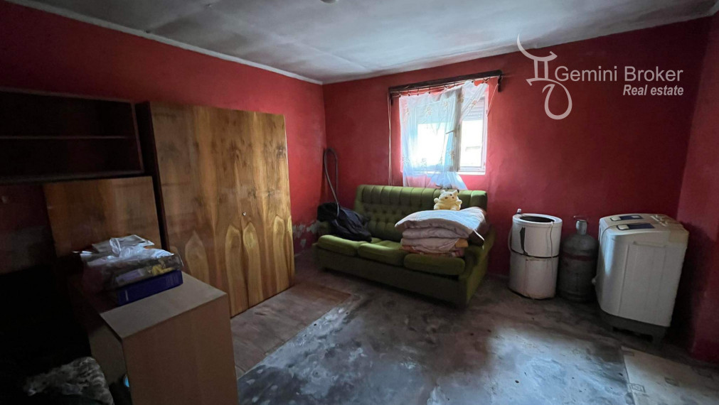 FELSŐTELEKES- 2 izbová chalupa pri prameni