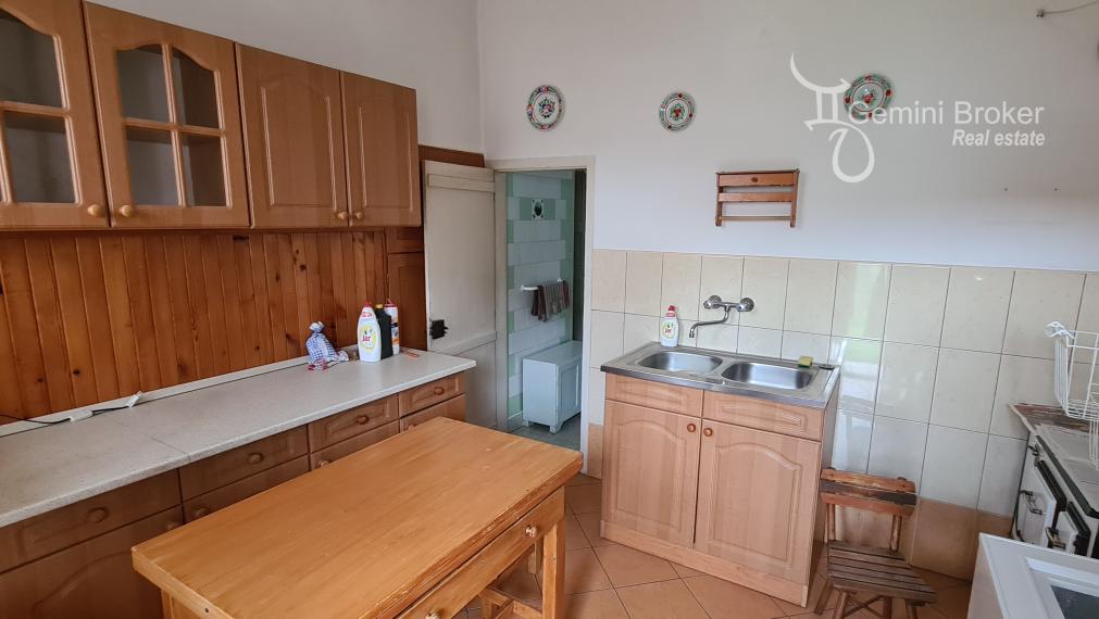 Füzérkomlós 2a1/2 izbový vidiecky dom s veľkou záhradou a stodolou