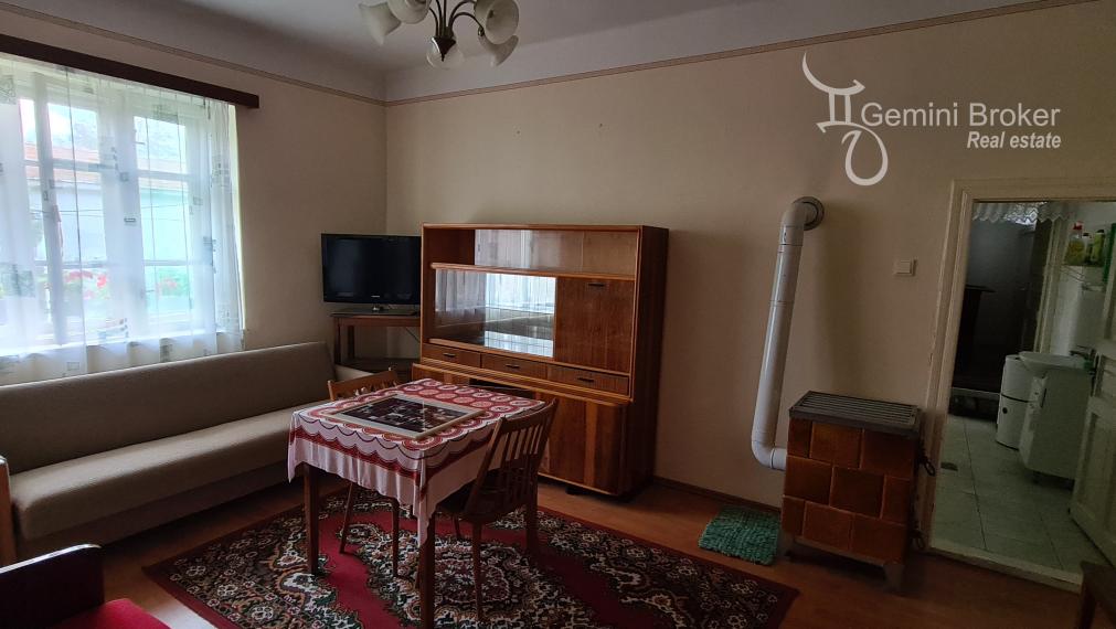 Füzérkomlós 2a1/2 izbový vidiecky dom s veľkou záhradou a stodolou