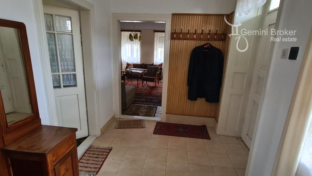 Füzérkomlós 2a1/2 izbový vidiecky dom s veľkou záhradou a stodolou