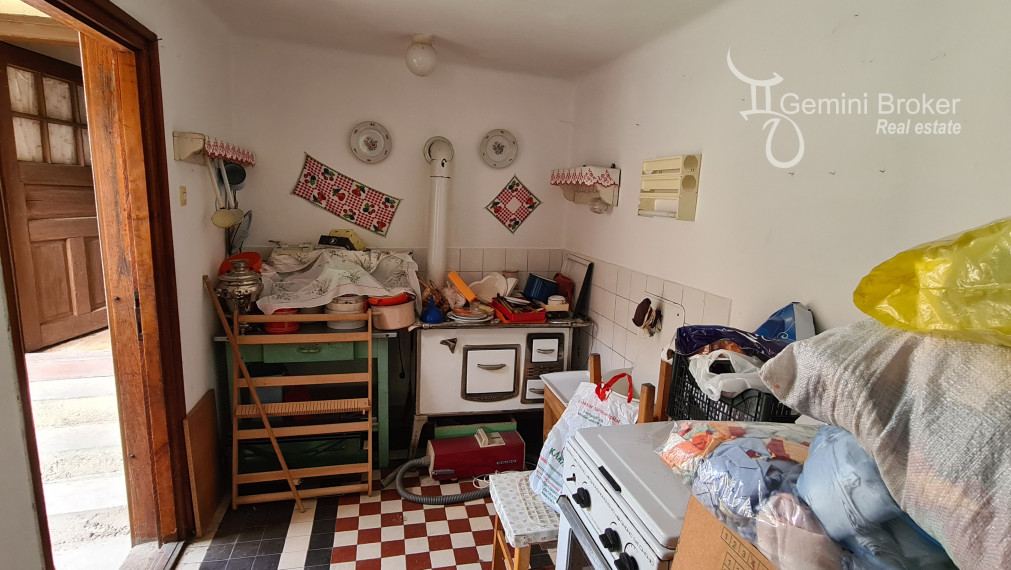 Füzérkomlós 2a1/2 izbový vidiecky dom s veľkou záhradou a stodolou