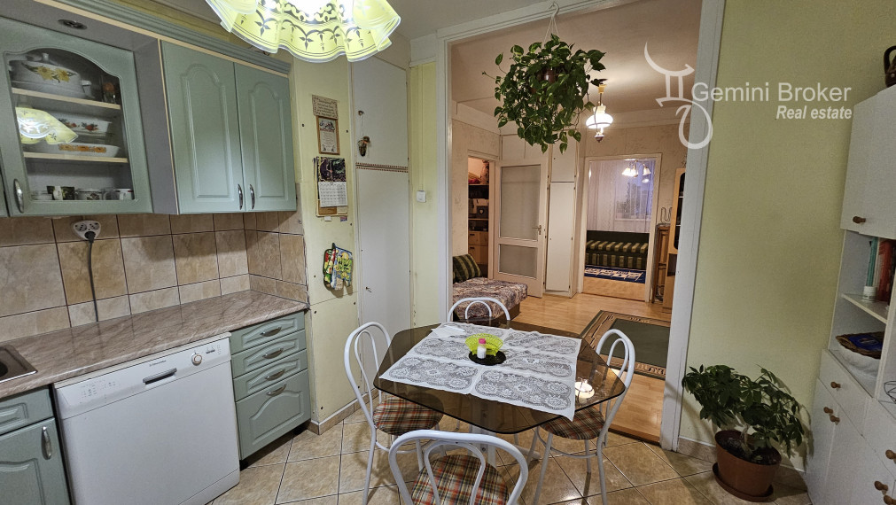 ZNÍŽENÁ CENA!! Slovenské Nové Mesto - Sátoraljaújhely 3 izbový veľký slnečný byt