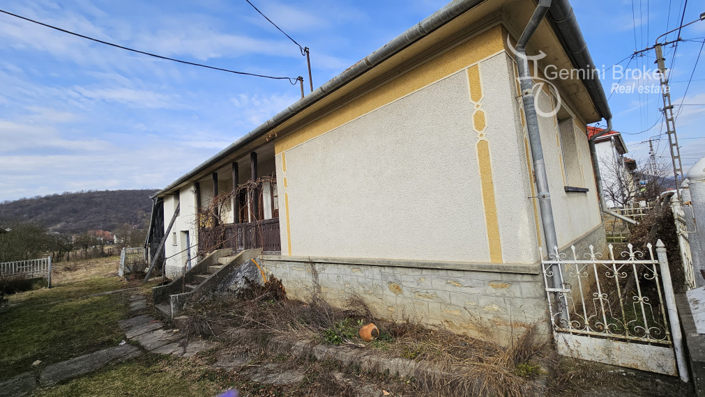 GEMINIBROKER Vám ponúka 2 domy za výhodnú cenu v obci Perkupa