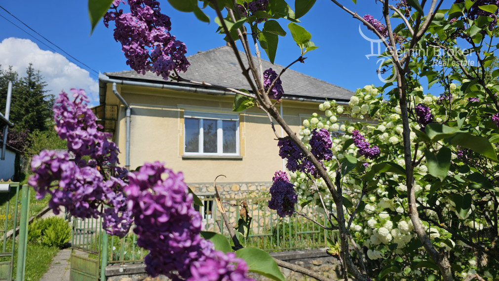 Füzérkomlós - 3 izbový dom vhodný aj na trvalé bývanie