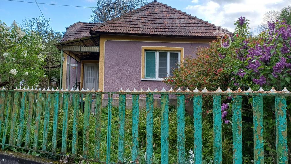 Teresztenye - 3izbový pekný dom na dobrom mieste