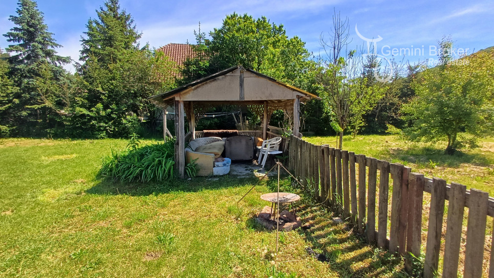 SZIN - 20 ročný 3izbový  prerobený rodinný dom