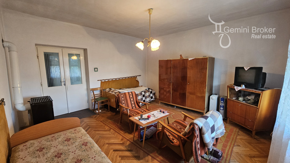 Perkupa - 3 izbový rodinný dom vo výbornom stave na krásnom pozemku 27á