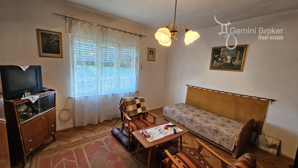 Perkupa - 3 izbový rodinný dom vo výbornom stave na krásnom pozemku 27á