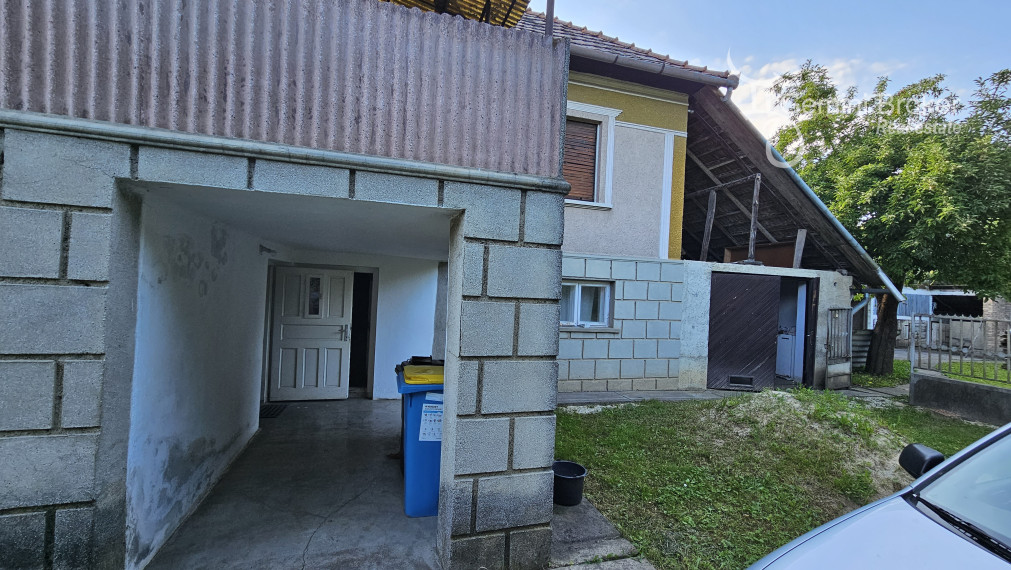 Perkupa - 3 izbový rodinný dom vo výbornom stave na krásnom pozemku 27á