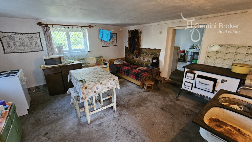 Perkupa - 3 izbový rodinný dom vo výbornom stave na krásnom pozemku 27á