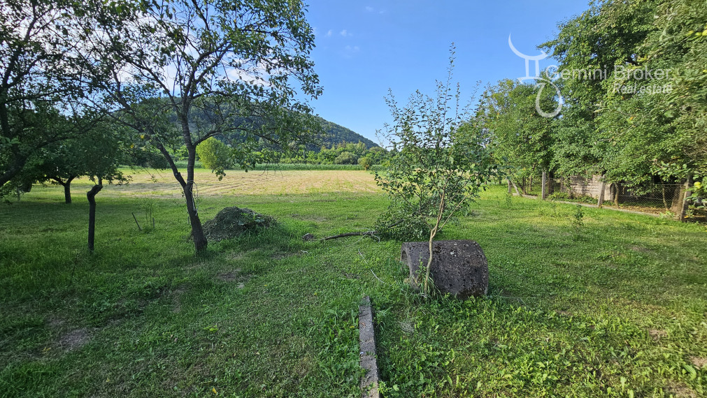 Perkupa - 3 izbový rodinný dom vo výbornom stave na krásnom pozemku 27á