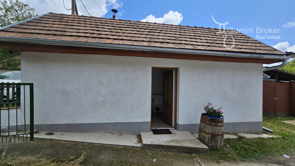 Vágáshuta - dva domy na jednom pozemku, panoramatický výhľad