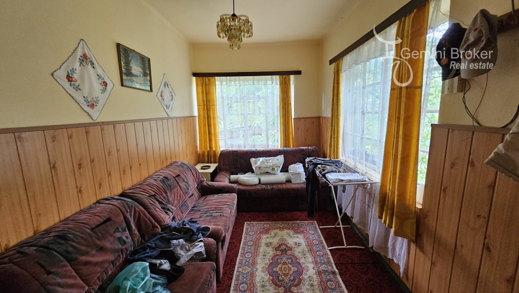 Vágáshuta - 3 izbový rodinný dom, pôvodný stav, nádherné prostredie