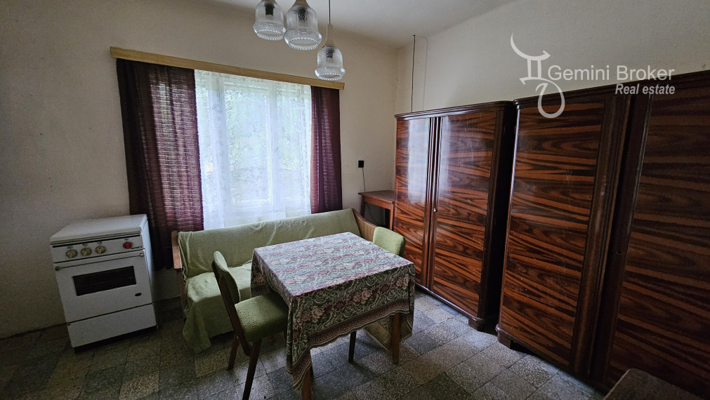 Vágáshuta - 3 izbový rodinný dom, pôvodný stav, nádherné prostredie