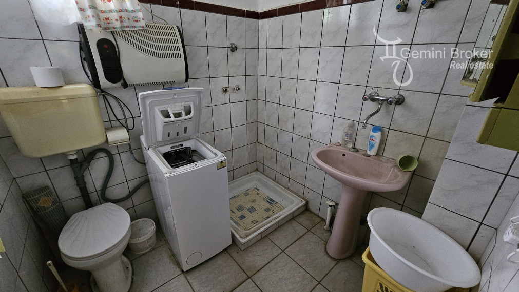 Vágáshuta - 3 izbový rodinný dom, pôvodný stav, nádherné prostredie