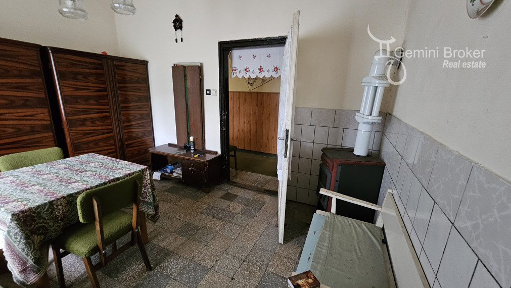 Vágáshuta - 3 izbový rodinný dom, pôvodný stav, nádherné prostredie