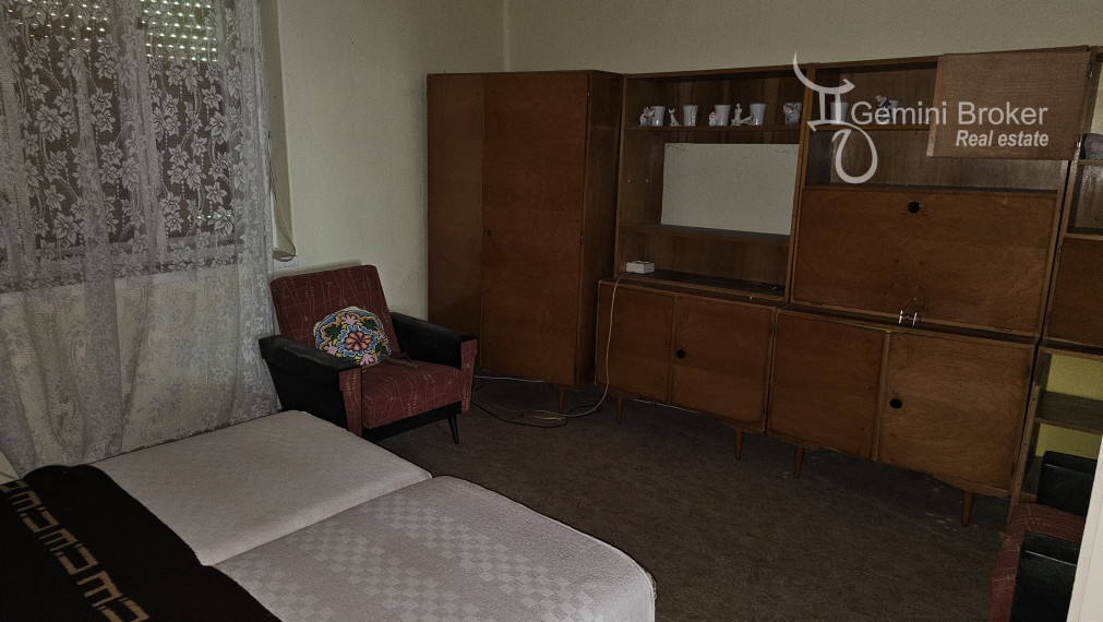 Vágáshuta - 3 izbový rodinný dom, pôvodný stav, nádherné prostredie