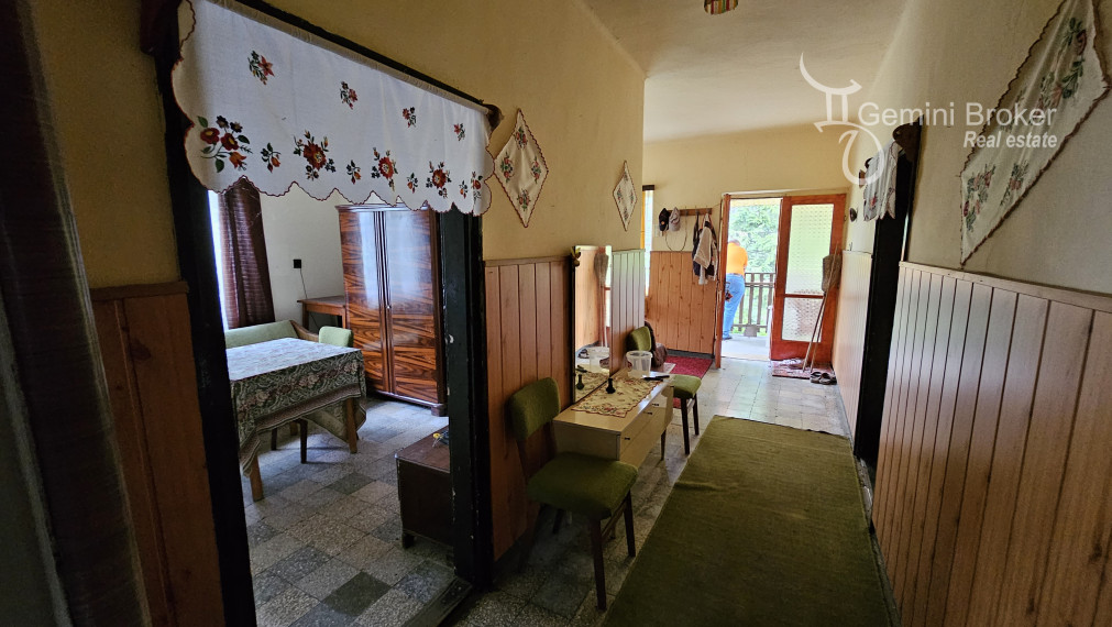 Vágáshuta - 3 izbový rodinný dom, pôvodný stav, nádherné prostredie