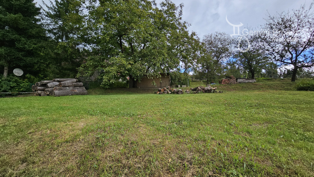 Vágáshuta - 3 izbový rodinný dom, pôvodný stav, nádherné prostredie