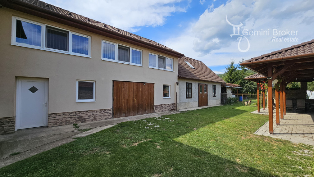 PERKUPA - nádherný 3 izbový rodinný dom, kompletná reknoštrukcia, 20á pozemok