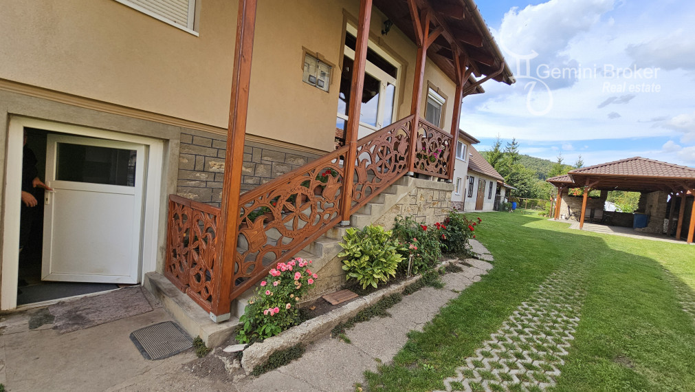 PERKUPA - nádherný 3 izbový rodinný dom, kompletná reknoštrukcia, 20á pozemok