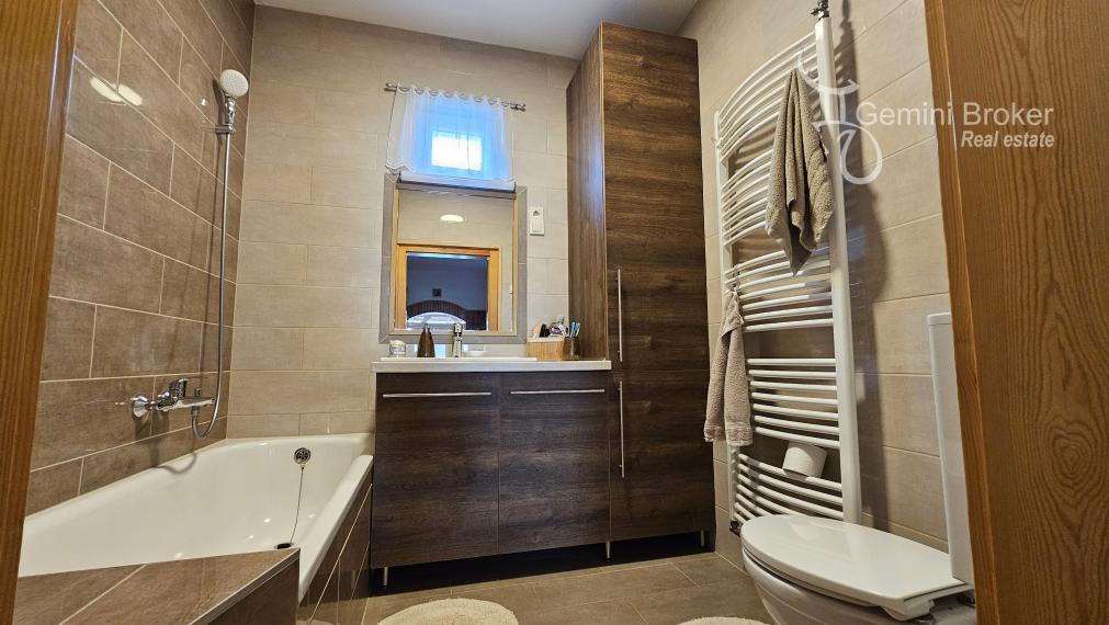 PERKUPA - nádherný 3 izbový rodinný dom, kompletná reknoštrukcia, 20á pozemok