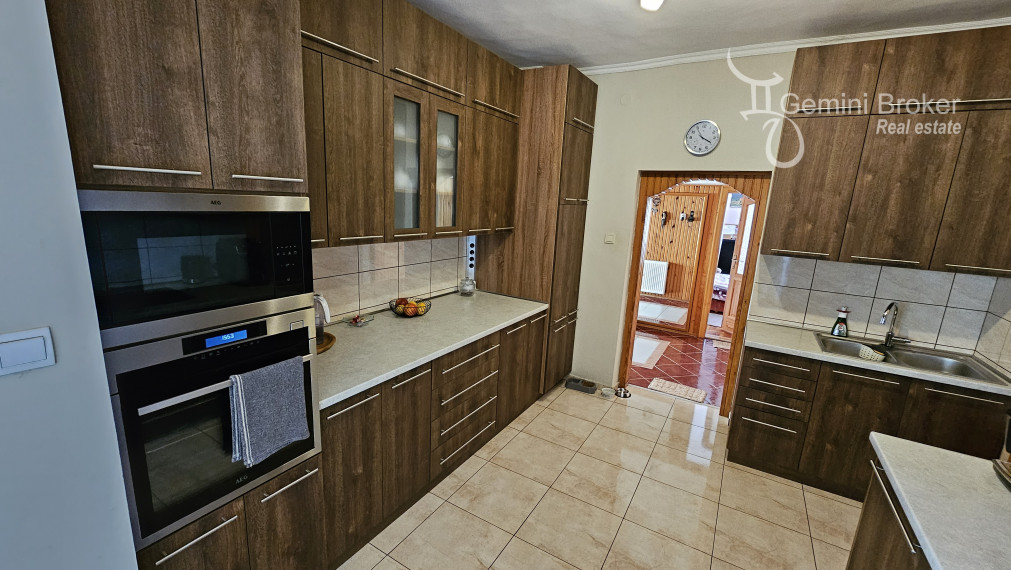 PERKUPA - nádherný 3 izbový rodinný dom, kompletná reknoštrukcia, 20á pozemok