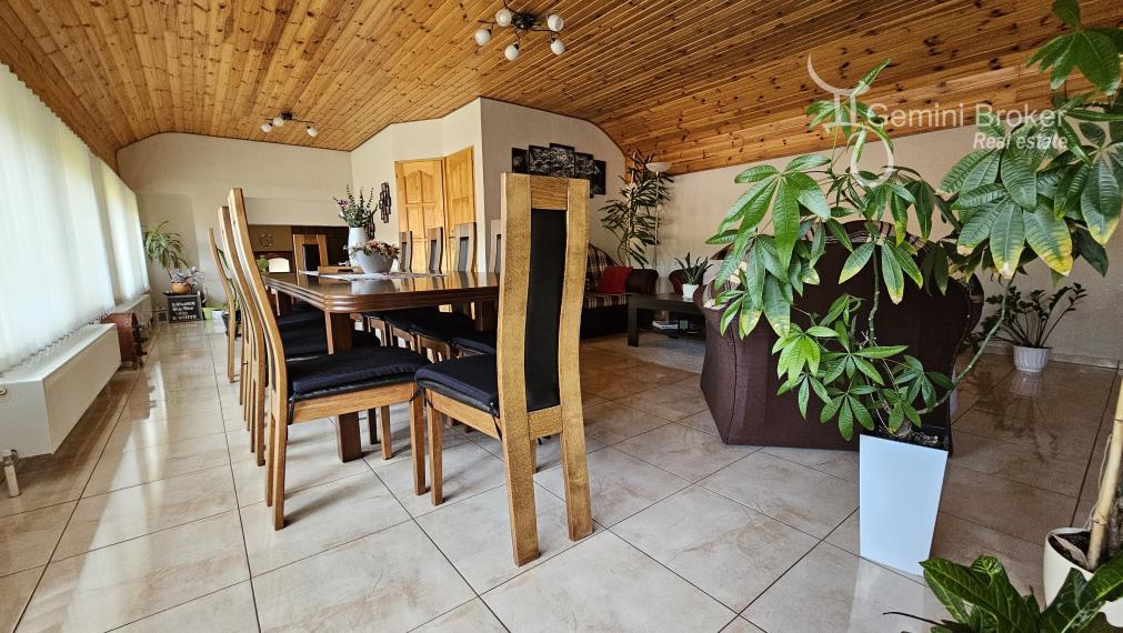 PERKUPA - nádherný 3 izbový rodinný dom, kompletná reknoštrukcia, 20á pozemok