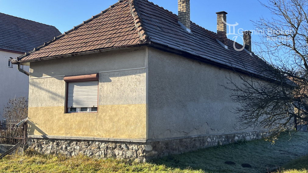 Felsőtelekes trojizbový dom s terasou a veľkým pozemkom